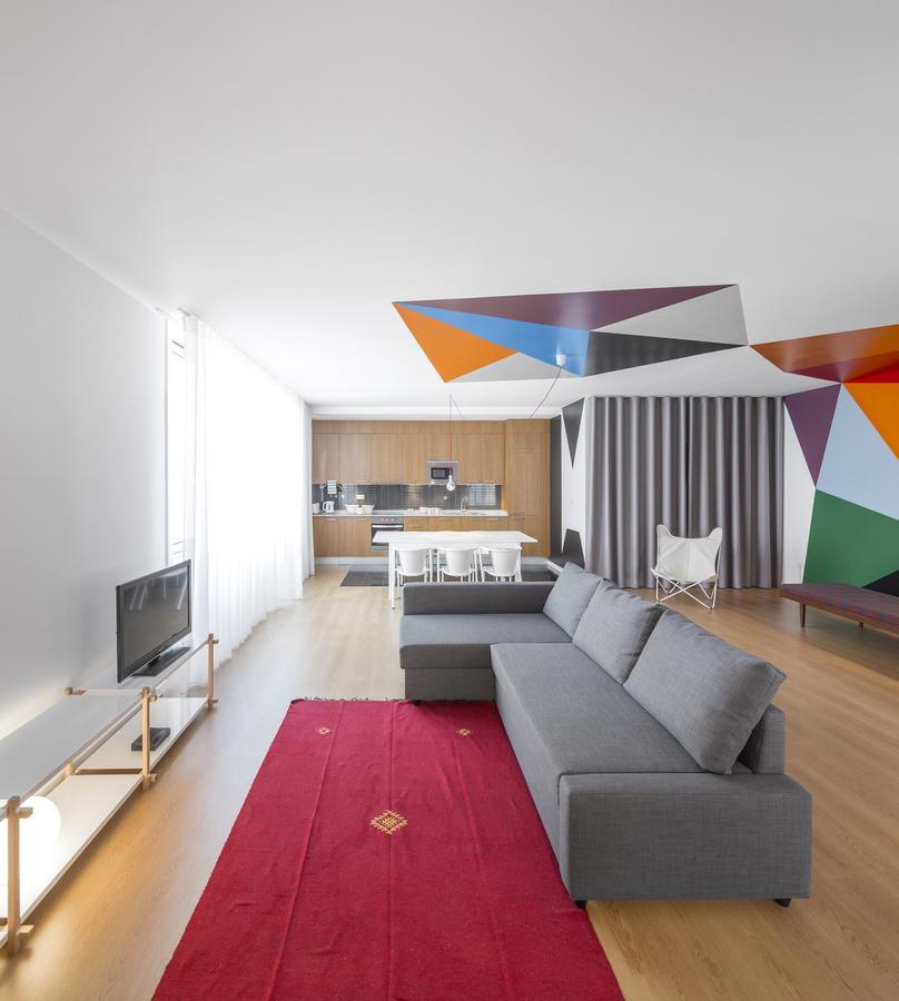 Flats - Un-almada House