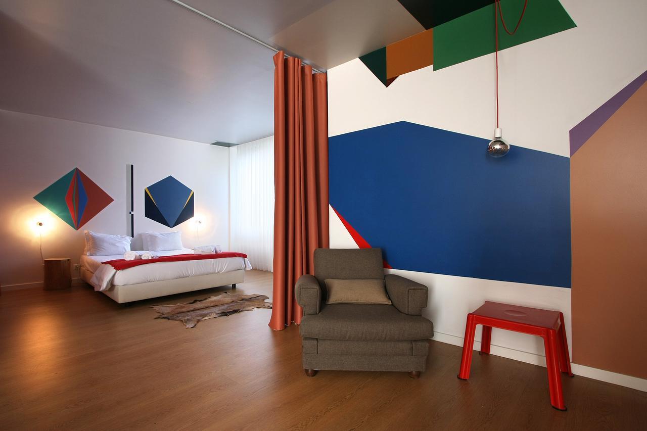 Flats - Un-almada House